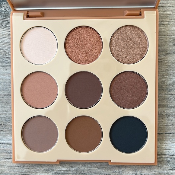 Morphe 9T Neutral Territory Eyeshadow Palette Authentic NEW without Box - Picture 6 of 6